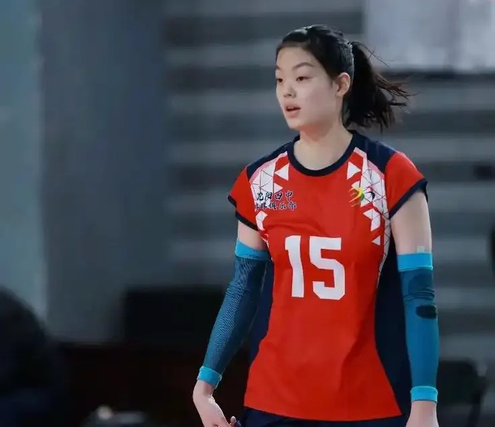 智慧体育-辽宁强力主攻加盟上海青年队！袁心玥师妹来天津女排试训|梁珂菲|黄悦鑫|李盈莹|张磊|杨艺_新浪新闻